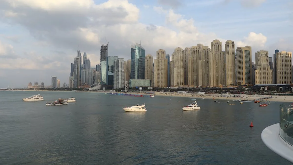 Dubai tycoon ‘reveals’: sauna and two million-dollar apartment