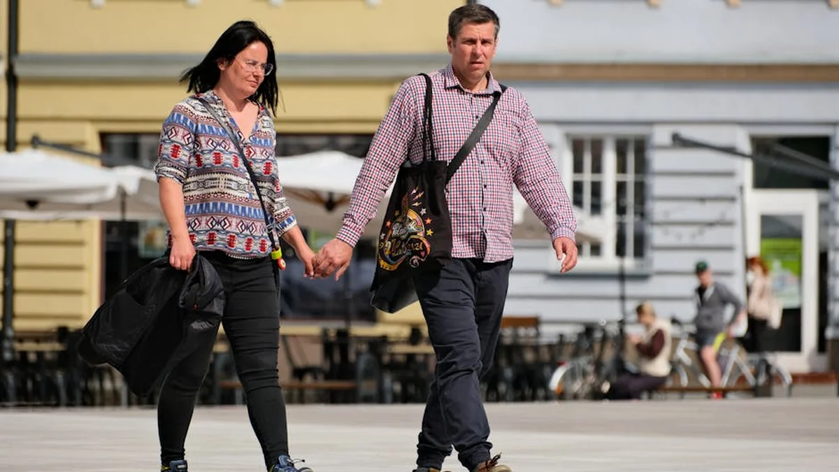 Nekdanji ameriški uradniki: Molk glede napada na šolo zelo nenavaden