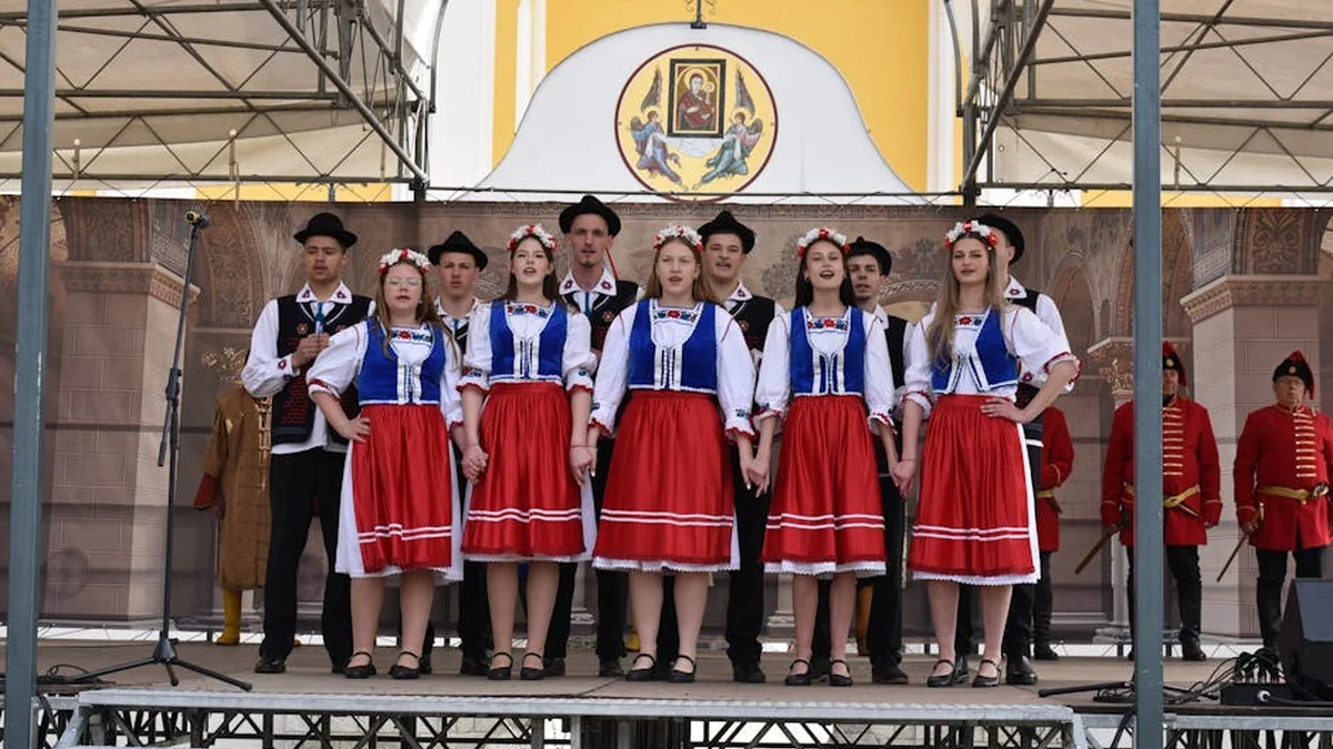 Na Bledu hkrati zazvenelo več kot 400 harmonik