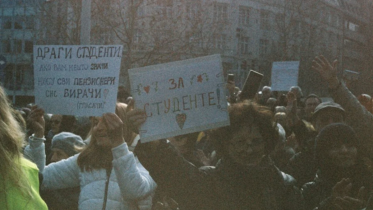 Protest in front of the asylum home: Stop deportations