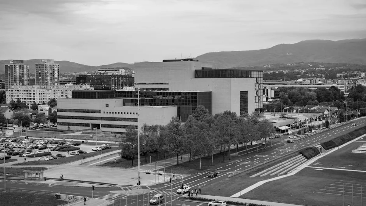 Sodišče razveljavilo odločbo ministrstva, AAG s tožbo za odstranitev kanala