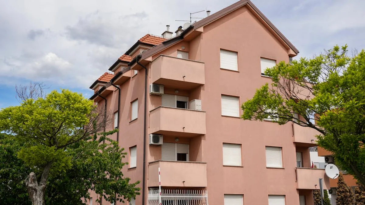 Trije tedni do finala v Budimpešti: kaj pravijo stavnice?