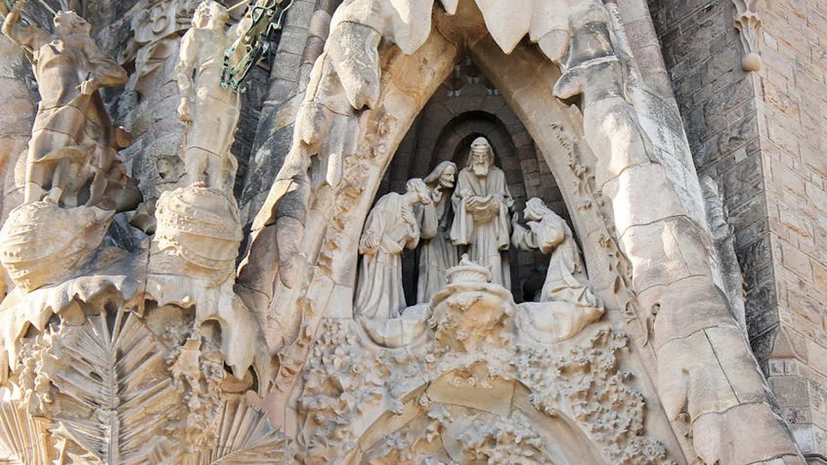 The balconies are available for €1,600 for the Pope’s walk in Barcelona