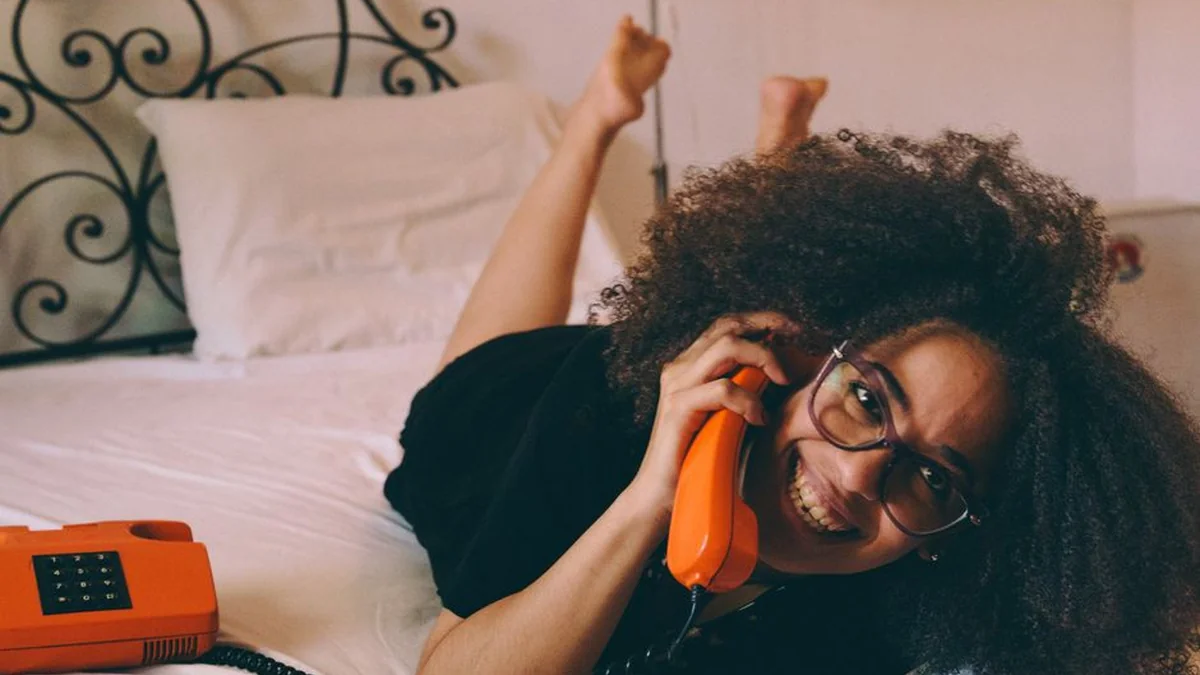 Digital detox with famous faces – who can survive without a phone?