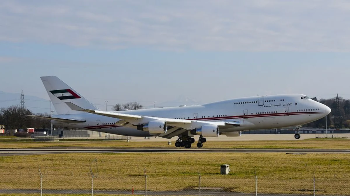 Trump was hidden in a food delivery vehicle, flew away with the third aircraft