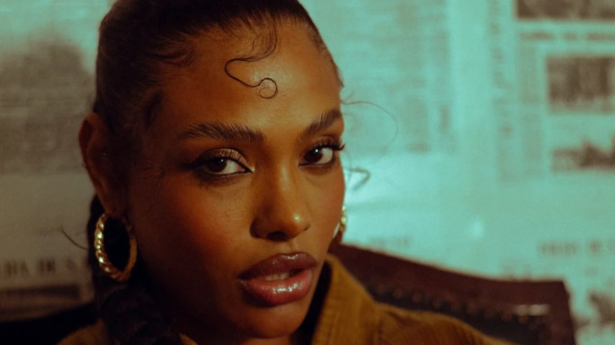 Bo Maya Jama, voditeljica Otoka ljubezni, novo Bondovo dekle?