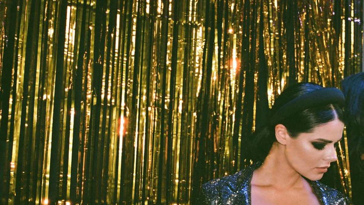 Kendall Jenner na beneškem festivalu blestela v 30 let stari obleki
