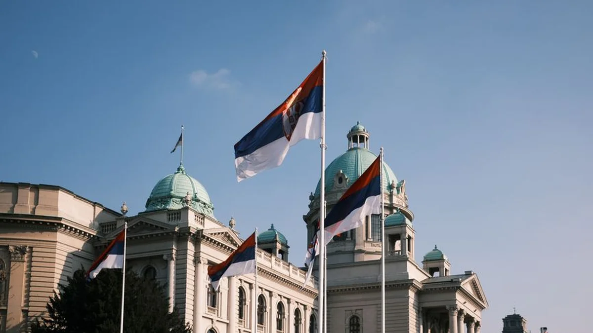 Srbi 25. oktobra na predčasne parlamentarne volitve