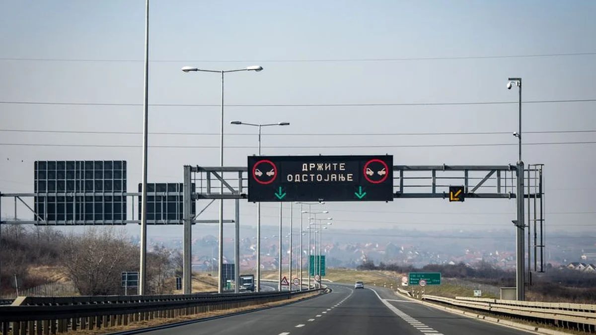 Zaradi izbruha vulkana ustavljen promet v Džakarti